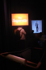 Une superette 6 * 6240 x 4160 * (5.08MB)